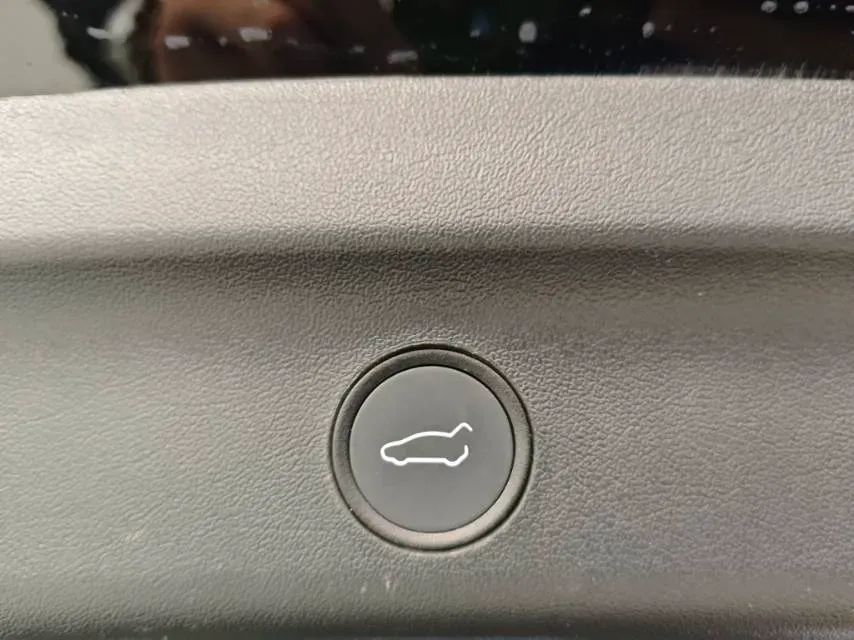 2024 Tesla Model Y BEV 78.4KWH,autocango,china used car exporter,china ev exporter,chinese used car exporter,chinese used ev exporter