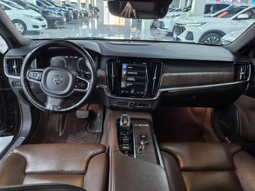 2021 Volvo S90 2.0T 250HP L4 8AT,autocango,china used car exporter,china ev exporter,chinese used car exporter,chinese used ev exporter