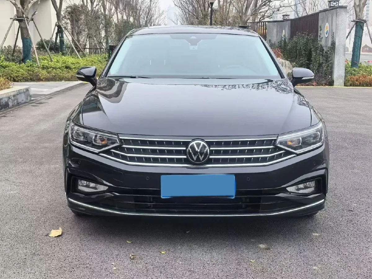2023 Volkswagen Magotan 2.0T 186HP L4 7DCT,autocango,china used car exporter,china ev exporter,chinese used car exporter,chinese used ev exporter