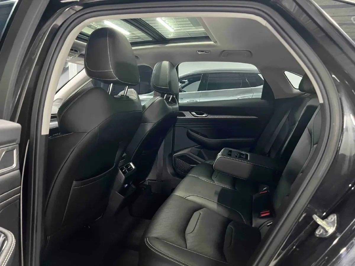 2021 Geely Preface 2.0T 190HP L4 7DCT,autocango,china used car exporter,china ev exporter,chinese used car exporter,chinese used ev exporter