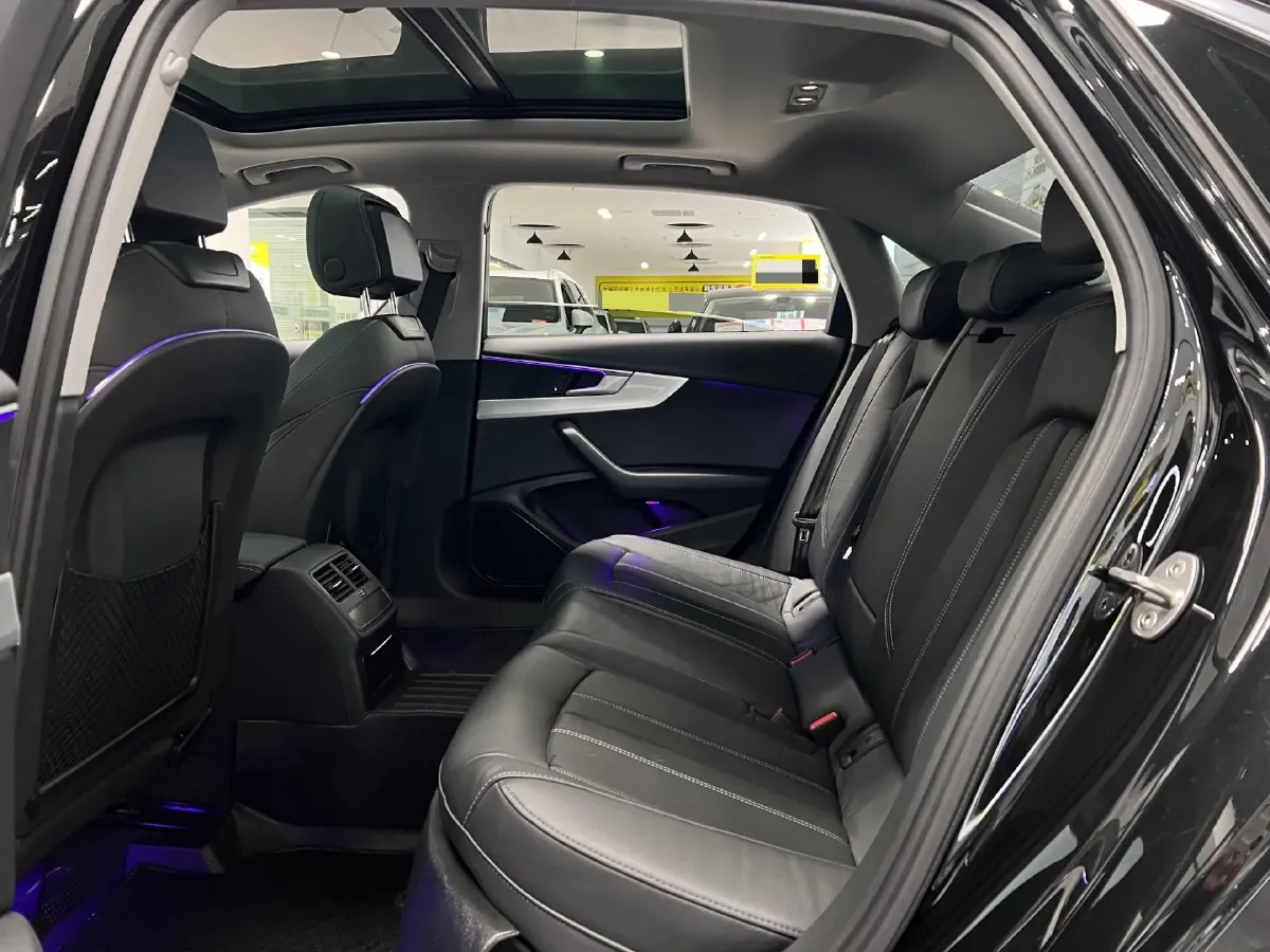 2020 Audi A4L 2.0T 190HP L4 7DCT,autocango,china used car exporter,china ev exporter,chinese used car exporter,chinese used ev exporter