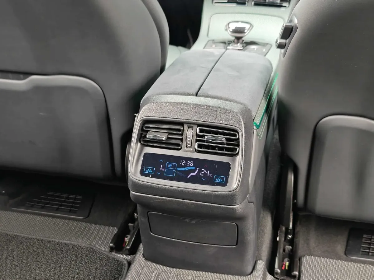 2022 Toyota Highlander 2.5L 192HP L4 E-CVT Hybrid,autocango,china used car exporter,china ev exporter,chinese used car exporter,chinese used ev exporter