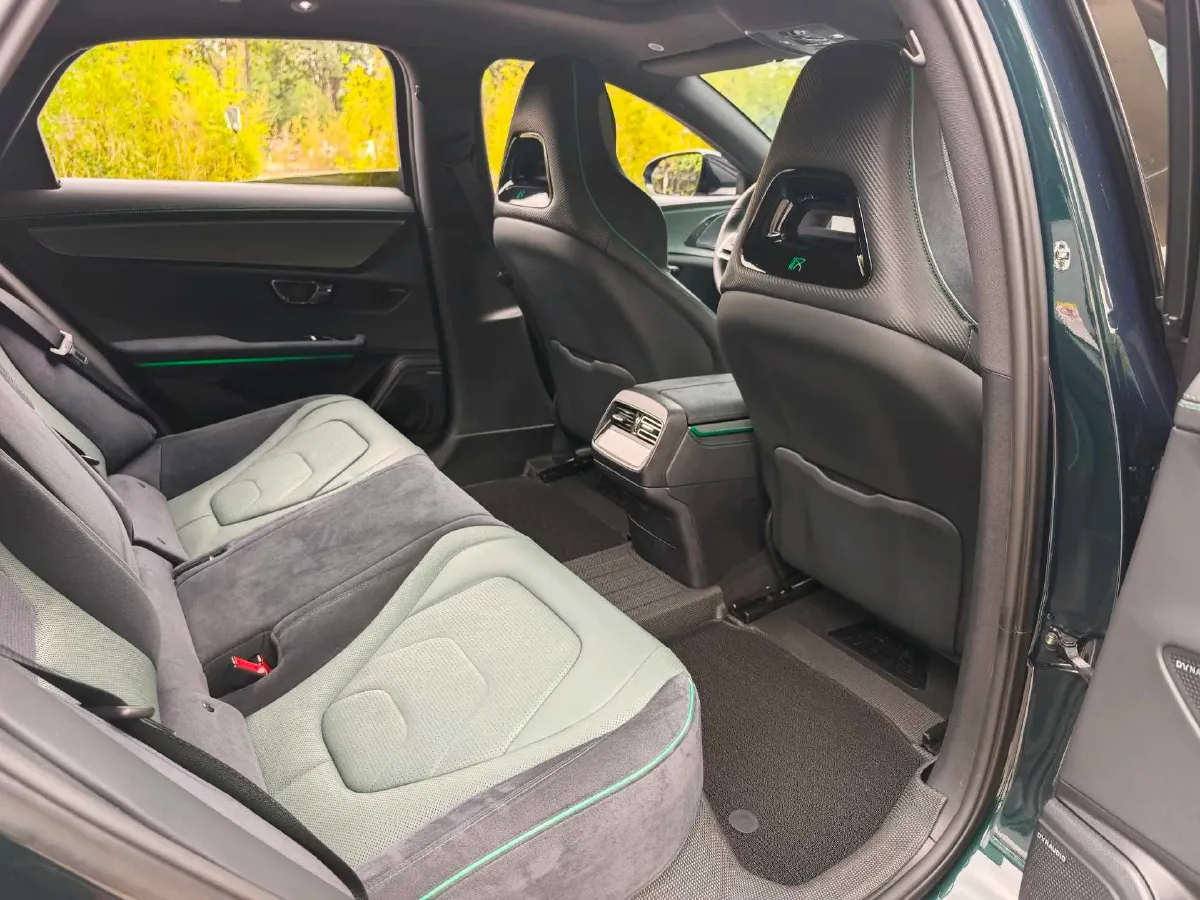 2022 Toyota Highlander 2.5L 192HP L4 E-CVT Hybrid,autocango,china used car exporter,china ev exporter,chinese used car exporter,chinese used ev exporter