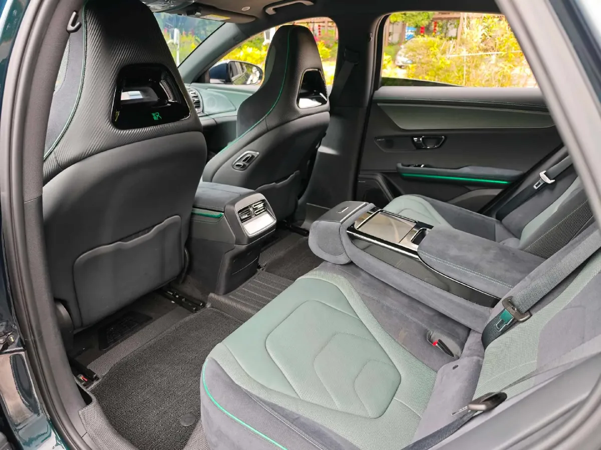 2022 Toyota Highlander 2.5L 192HP L4 E-CVT Hybrid,autocango,china used car exporter,china ev exporter,chinese used car exporter,chinese used ev exporter