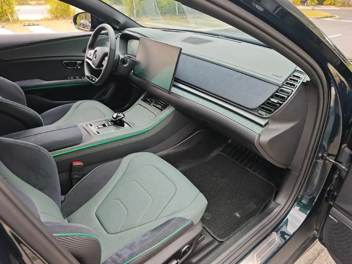 2022 Toyota Highlander 2.5L 192HP L4 E-CVT Hybrid,autocango,china used car exporter,china ev exporter,chinese used car exporter,chinese used ev exporter