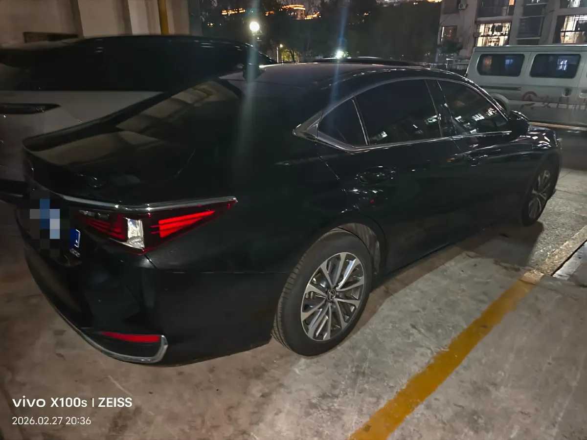 2023 Lexus ES 2.0L 173HP L4 CVT,autocango,china used car exporter,china ev exporter,chinese used car exporter,chinese used ev exporter