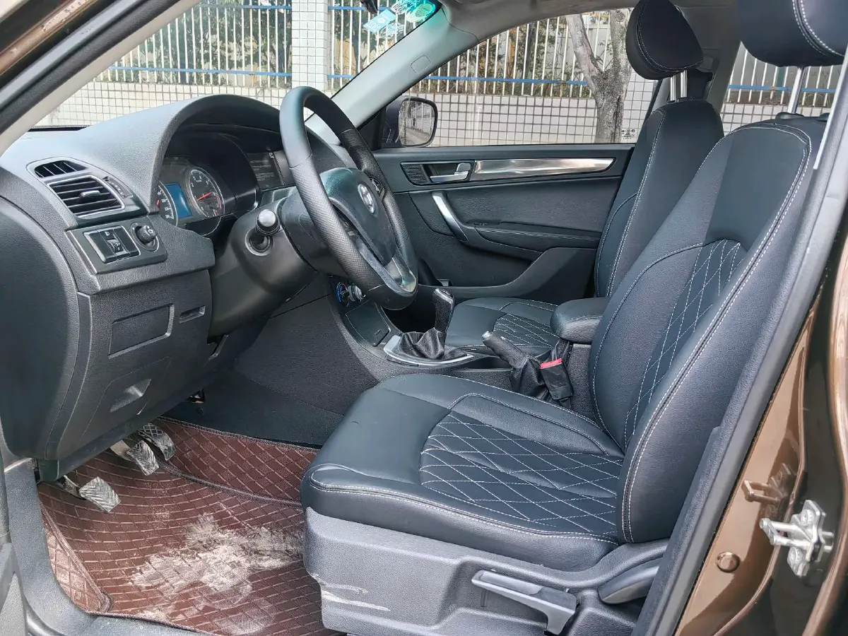 2016 Brilliance Auto V5 1.5T 150HP L4 5MT,autocango,china used car exporter,china ev exporter,chinese used car exporter,chinese used ev exporter