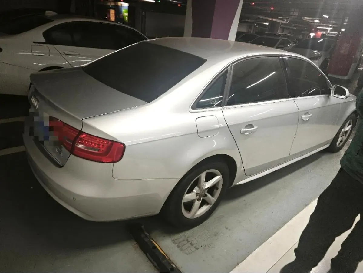 2015 Audi A4L 2.0T 180HP L4 CVT,autocango,china used car exporter,china ev exporter,chinese used car exporter,chinese used ev exporter