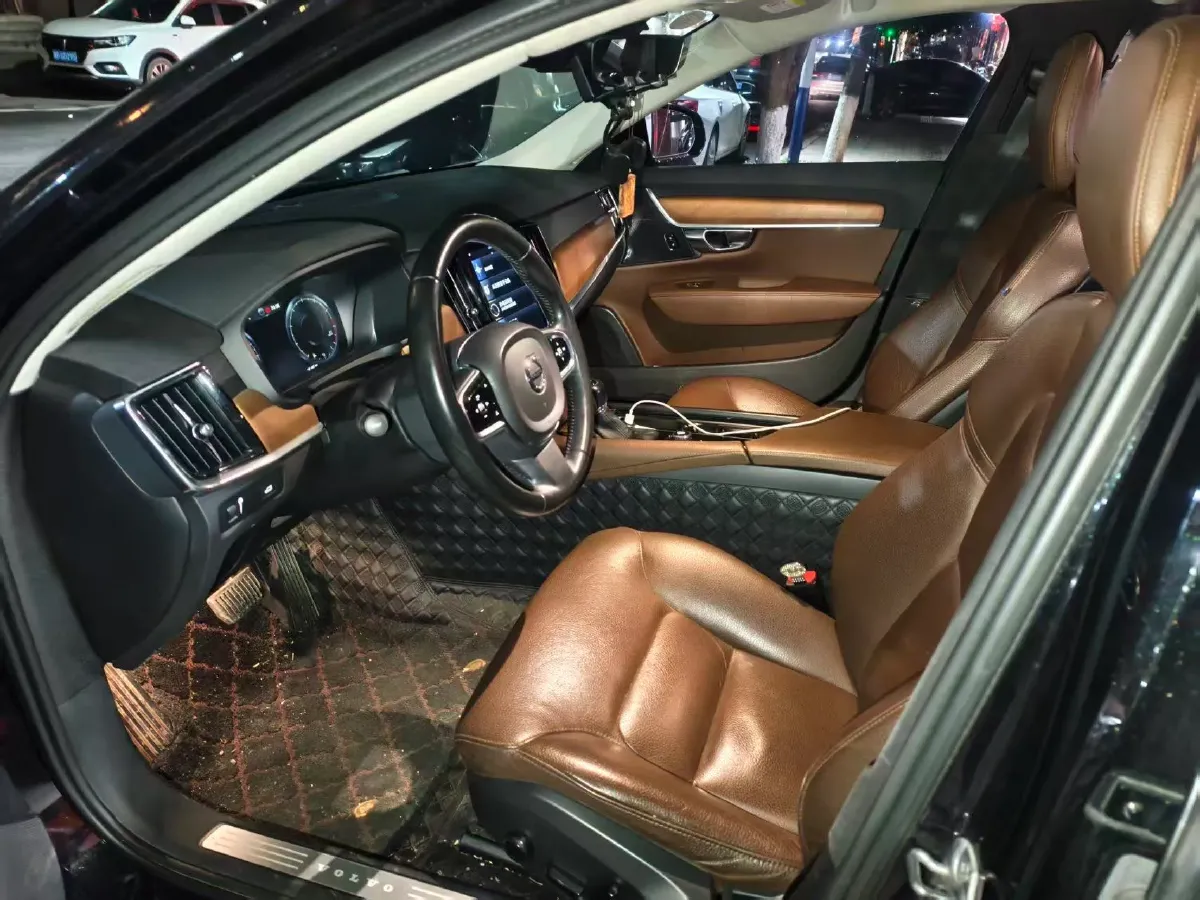 2020 Volvo S90 2.0T 254HP L4 8AT,autocango,china used car exporter,china ev exporter,chinese used car exporter,chinese used ev exporter