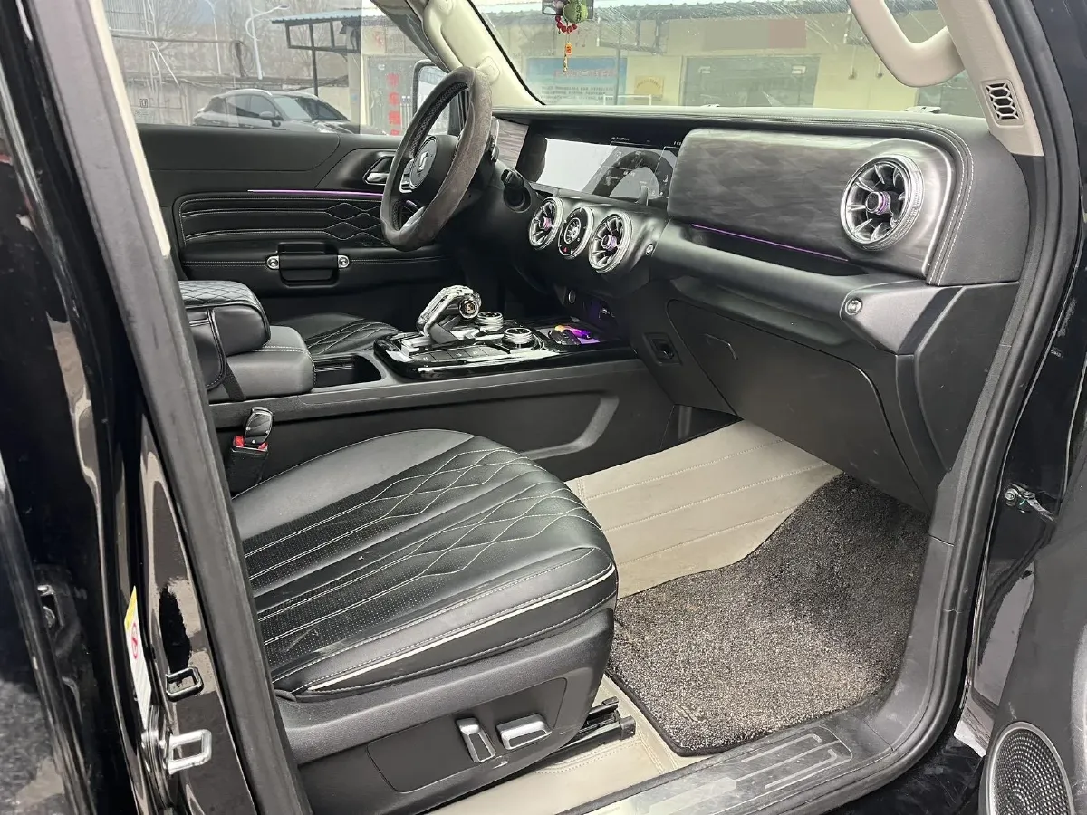 2021 Tank 300 2.0T 227HP L4 8AT,autocango,china used car exporter,china ev exporter,chinese used car exporter,chinese used ev exporter