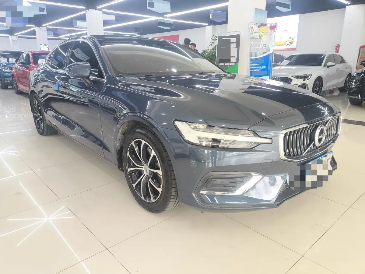 2020 Volvo S60 2.0T 190HP L4 8AT,autocango,china used car exporter,china ev exporter,chinese used car exporter,chinese used ev exporter