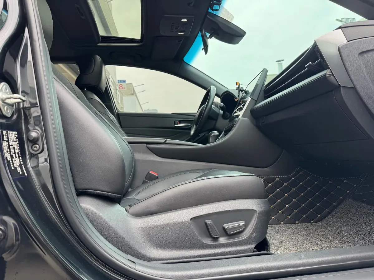 2022 Toyota Avalon 2.0L 178HP L4 CVT,autocango,china used car exporter,china ev exporter,chinese used car exporter,chinese used ev exporter