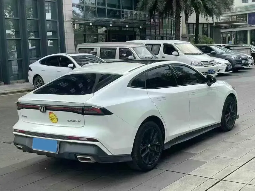 2022 ChangAn UNI-V 1.5T 188HP L4 7DCT,autocango,china used car exporter,china ev exporter,chinese used car exporter,chinese used ev exporter