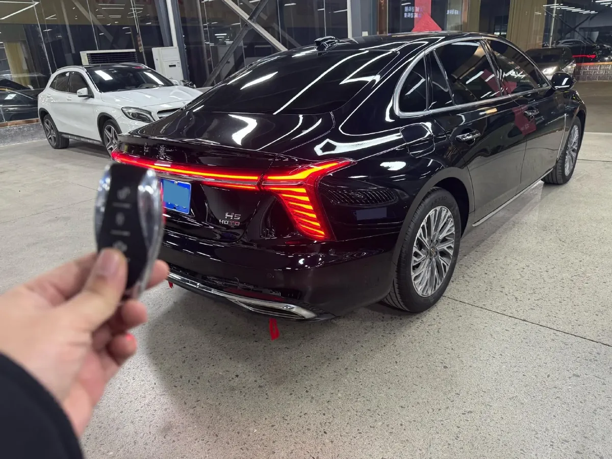 2023 HongQi H5 2.0T 224HP L4 8AT,autocango,china used car exporter,china ev exporter,chinese used car exporter,chinese used ev exporter