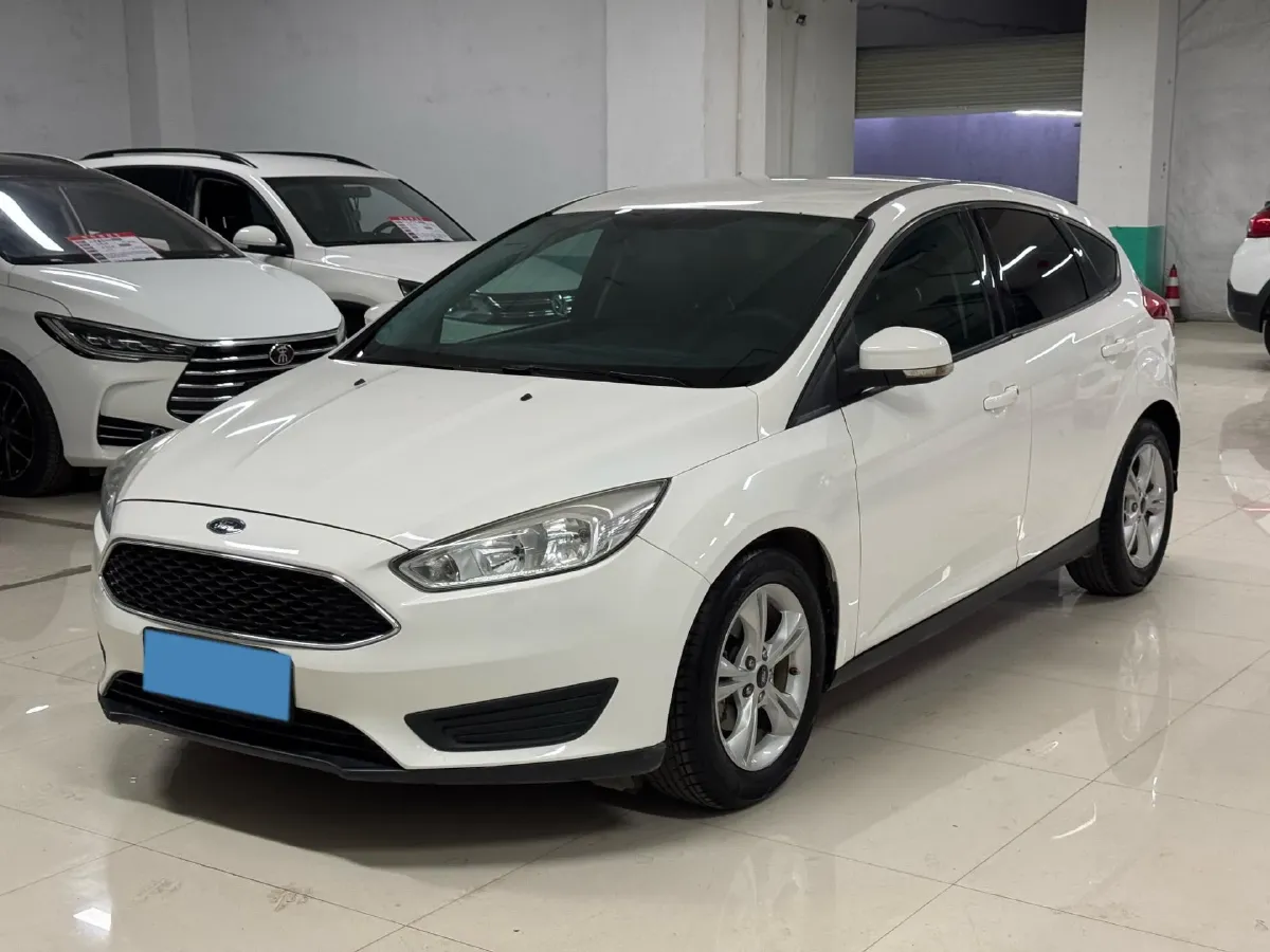 2015 Ford Focus 1.6L 125HP L4 6DCT,autocango,china used car exporter,china ev exporter,chinese used car exporter,chinese used ev exporter