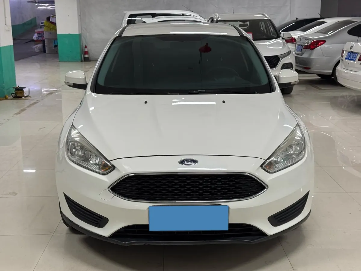 2015 Ford Focus 1.6L 125HP L4 6DCT,autocango,china used car exporter,china ev exporter,chinese used car exporter,chinese used ev exporter