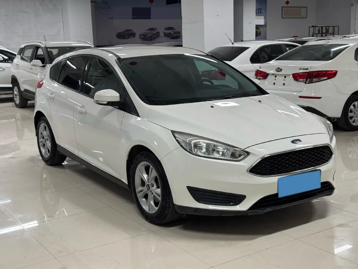 2015 Ford Focus 1.6L 125HP L4 6DCT,autocango,china used car exporter,china ev exporter,chinese used car exporter,chinese used ev exporter