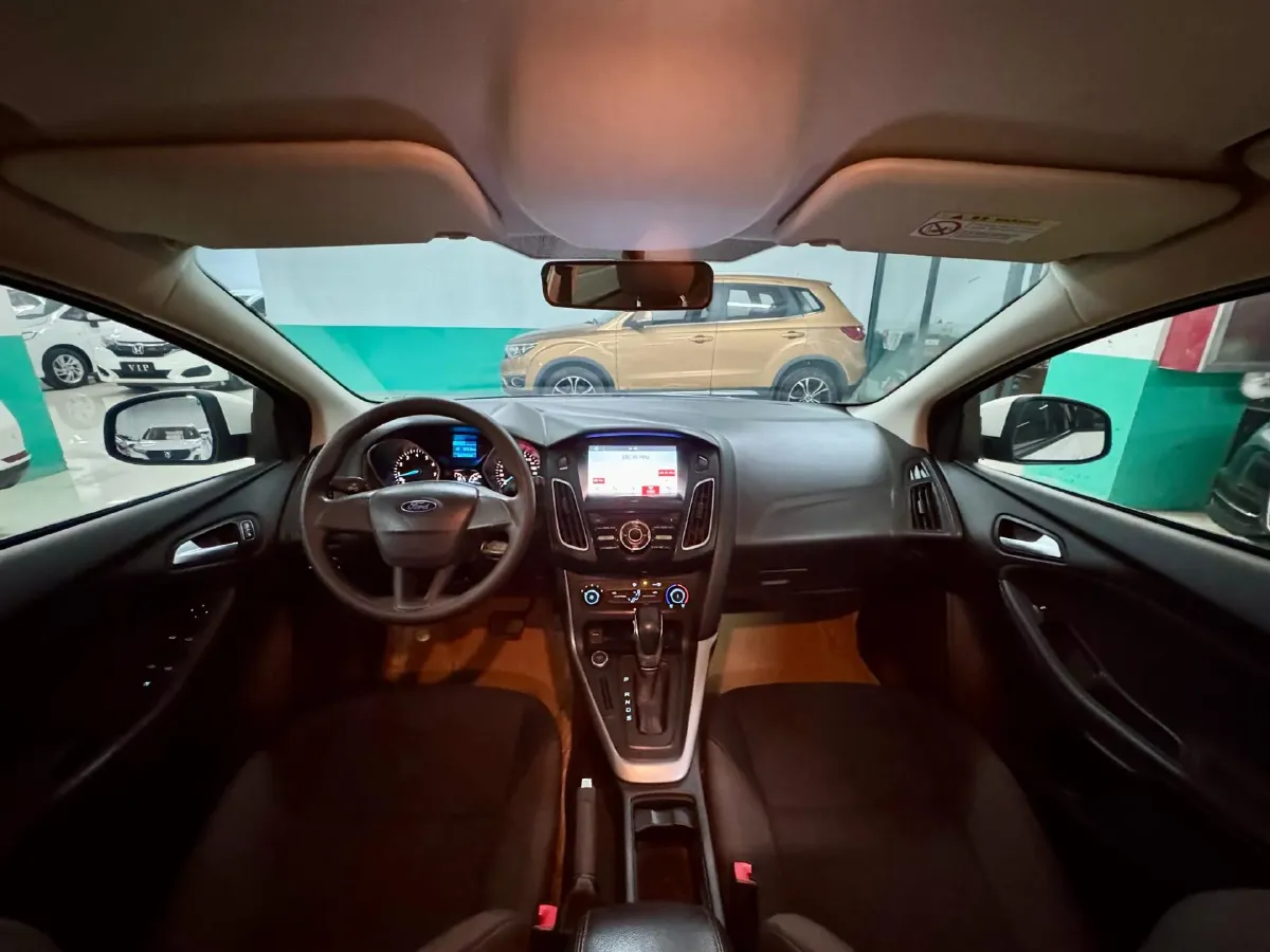 2015 Ford Focus 1.6L 125HP L4 6DCT,autocango,china used car exporter,china ev exporter,chinese used car exporter,chinese used ev exporter