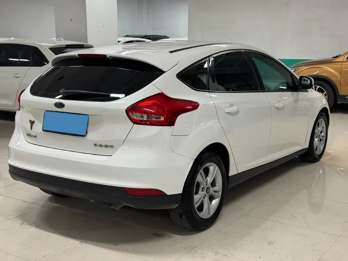 2015 Ford Focus 1.6L 125HP L4 6DCT,autocango,china used car exporter,china ev exporter,chinese used car exporter,chinese used ev exporter