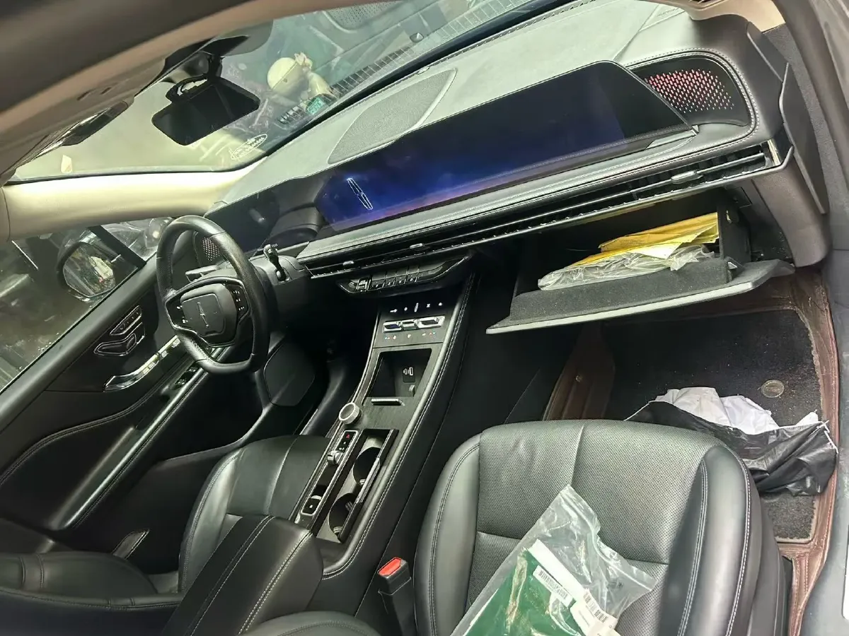 2023 Lincoln Corsair 2.0T 261HP L4 8AT,autocango,china used car exporter,china ev exporter,chinese used car exporter,chinese used ev exporter