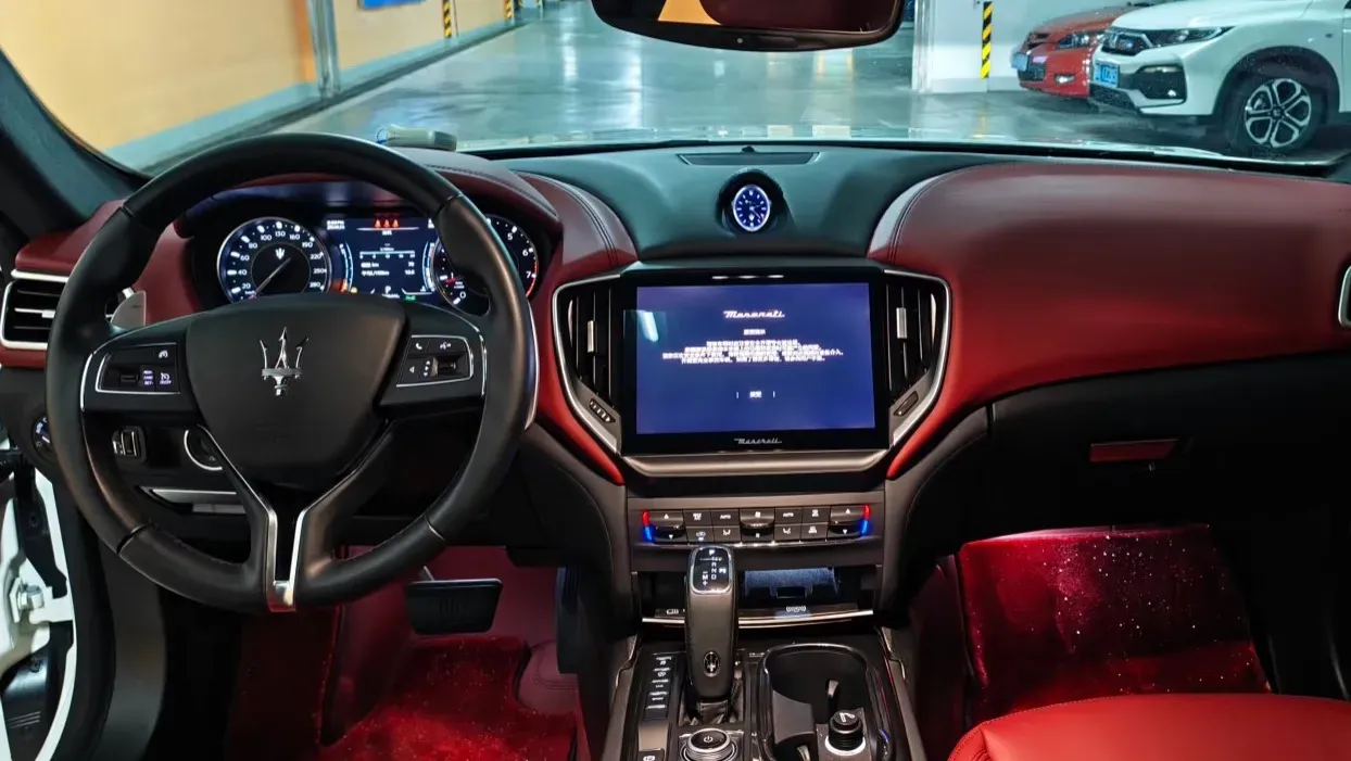 2022 Audi Q7 2.0T 245HP L4 8AT,autocango,china used car exporter,china ev exporter,chinese used car exporter,chinese used ev exporter