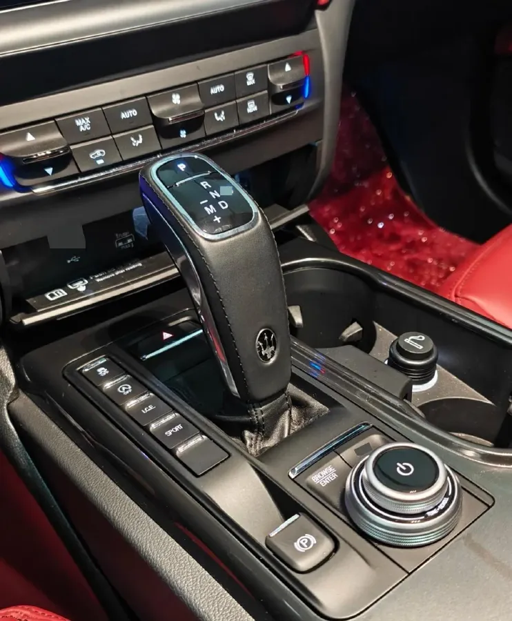 2022 Audi Q7 2.0T 245HP L4 8AT,autocango,china used car exporter,china ev exporter,chinese used car exporter,chinese used ev exporter