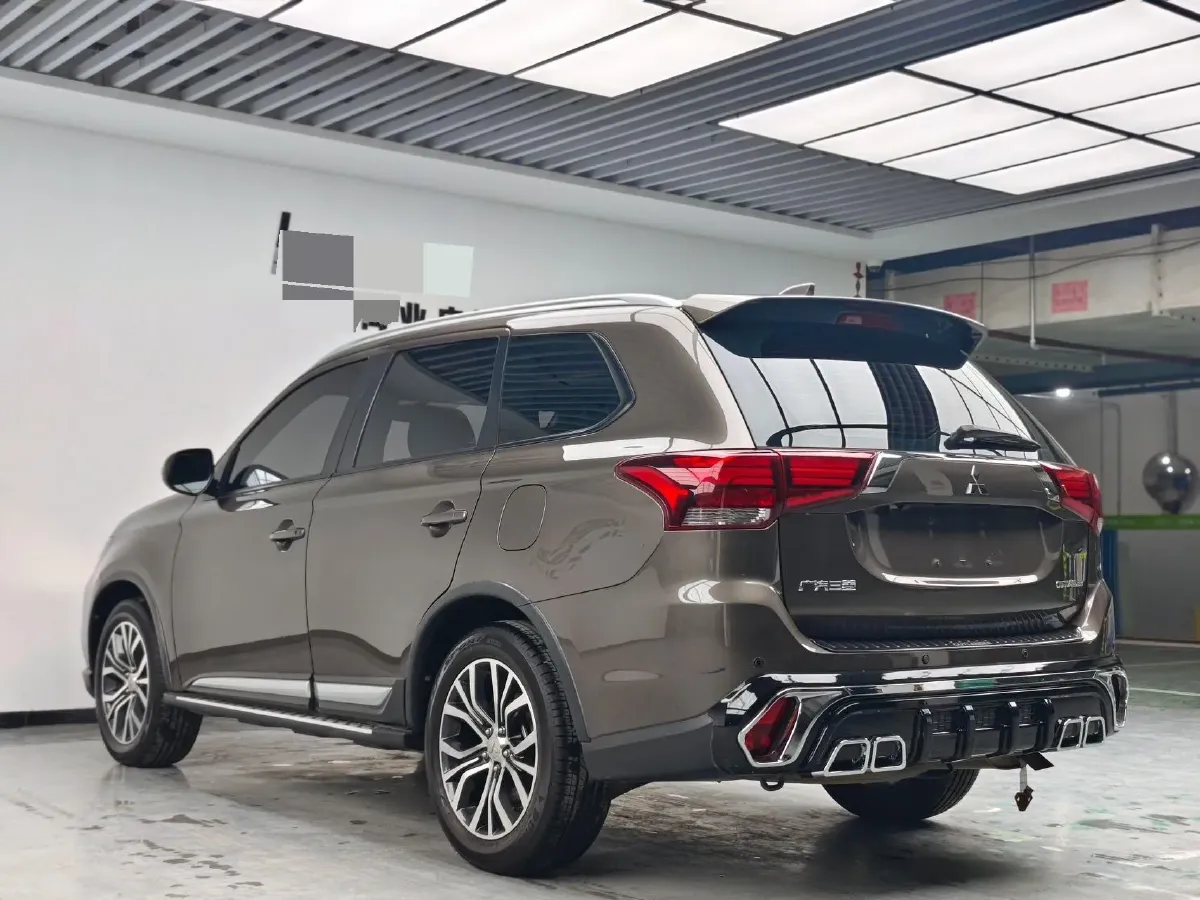 2018 Mitsubishi Outlander 2.0L 166HP L4 CVT,autocango,china used car exporter,china ev exporter,chinese used car exporter,chinese used ev exporter