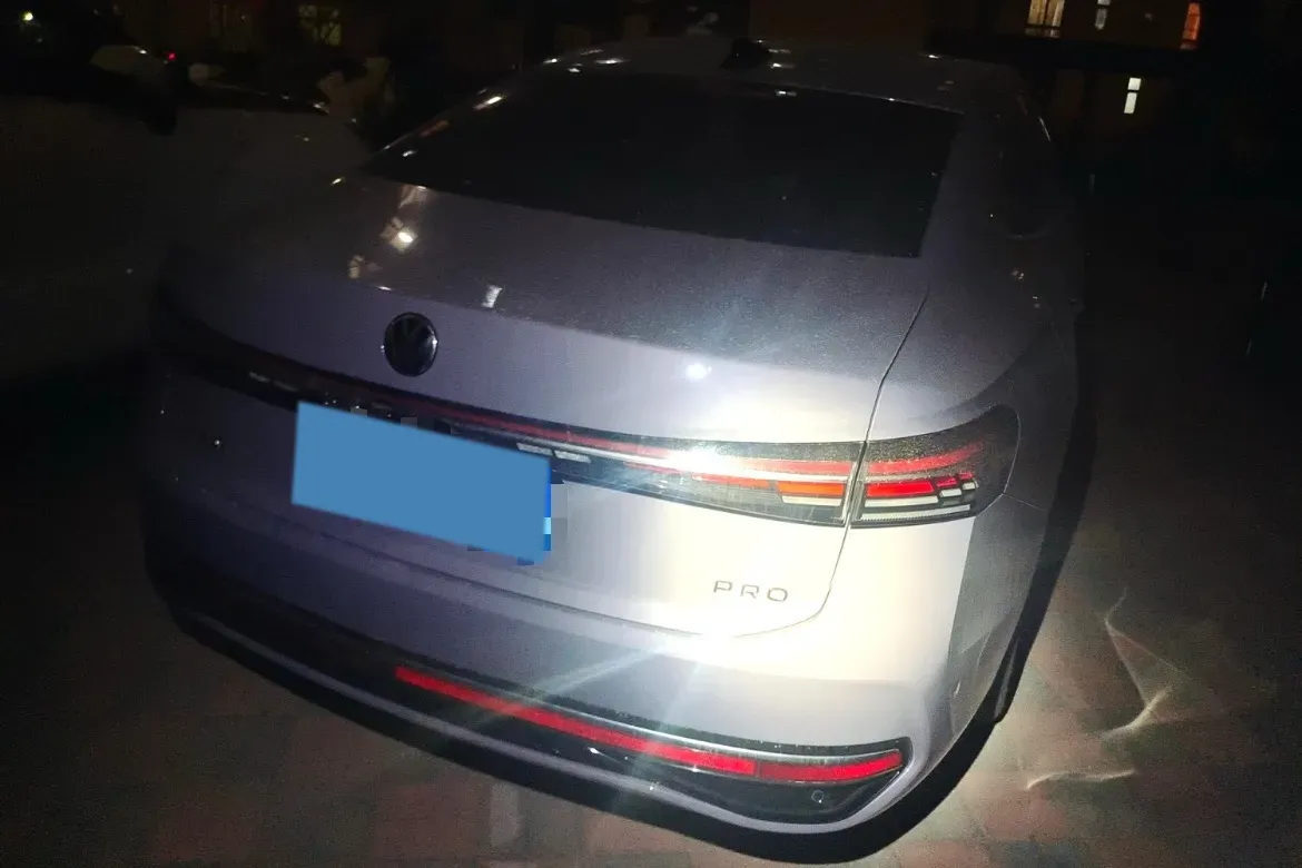 2025 Volkswagen Passat 2.0T 220HP L4 7DCT,autocango,china used car exporter,china ev exporter,chinese used car exporter,chinese used ev exporter