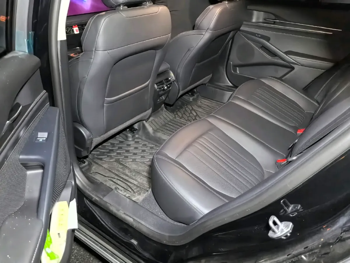 2025 Ford Mondeo 1.5T 190HP L4 8AT,autocango,china used car exporter,china ev exporter,chinese used car exporter,chinese used ev exporter