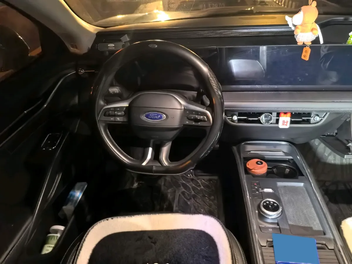 2025 Ford Mondeo 1.5T 190HP L4 8AT,autocango,china used car exporter,china ev exporter,chinese used car exporter,chinese used ev exporter