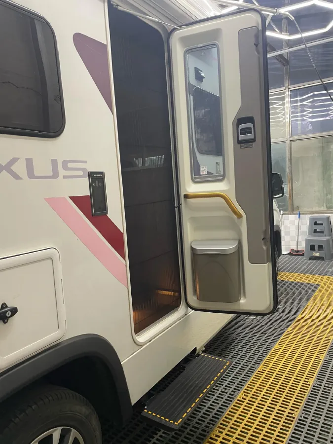 2022 MAXUS V100 RV 2.0T 150HP L4 6AT,autocango,china used car exporter,china ev exporter,chinese used car exporter,chinese used ev exporter