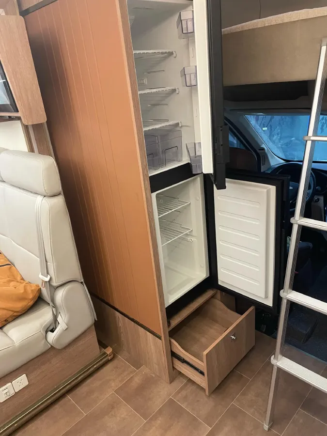 2022 MAXUS V100 RV 2.0T 150HP L4 6AT,autocango,china used car exporter,china ev exporter,chinese used car exporter,chinese used ev exporter