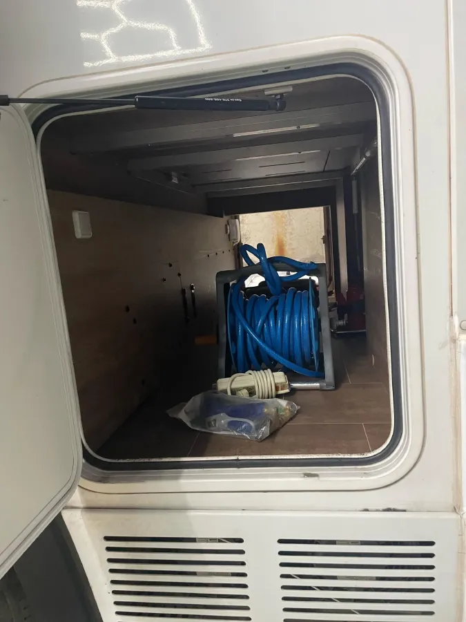 2022 MAXUS V100 RV 2.0T 150HP L4 6AT,autocango,china used car exporter,china ev exporter,chinese used car exporter,chinese used ev exporter