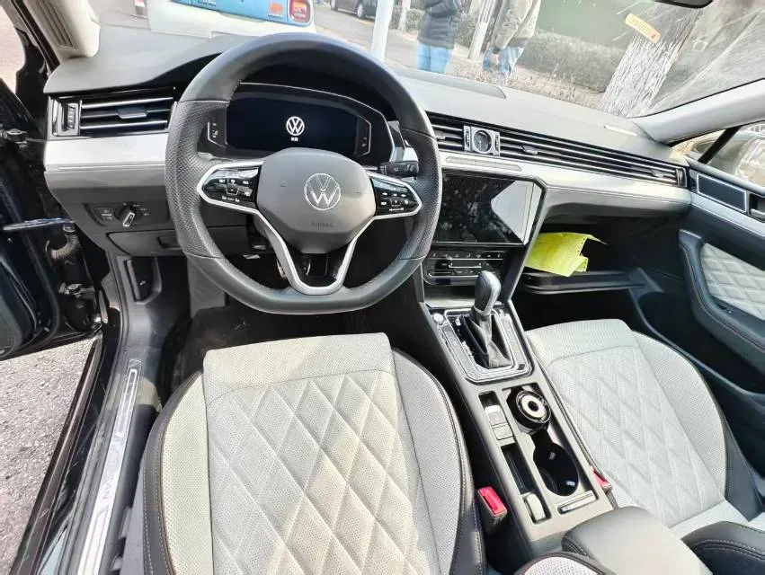 2024 Volkswagen Magotan 2.0T 186HP L4 7DCT,autocango,china used car exporter,china ev exporter,chinese used car exporter,chinese used ev exporter