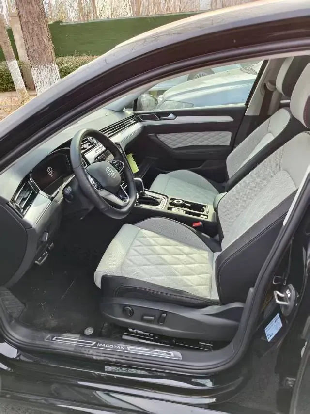 2024 Volkswagen Magotan 2.0T 186HP L4 7DCT,autocango,china used car exporter,china ev exporter,chinese used car exporter,chinese used ev exporter