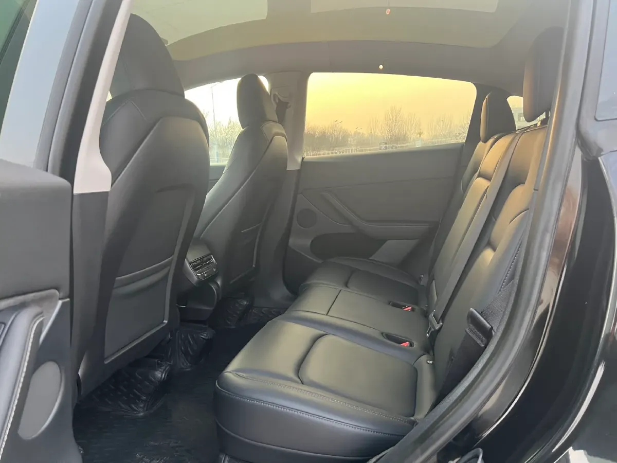 2022 Tesla Model Y BEV 60KWH,autocango,china used car exporter,china ev exporter,chinese used car exporter,chinese used ev exporter