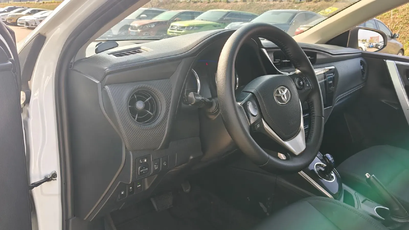 2019 Toyota Levin Hybird E+ 1.8L 99HP L4 E-CVT PHEV 10.5KWH,autocango,china used car exporter,china ev exporter,chinese used car exporter,chinese used ev exporter