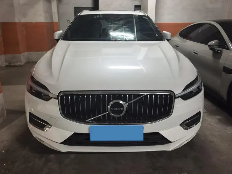 2021 Volvo XC60 2.0T 250HP L4 8AT,autocango,china used car exporter,china ev exporter,chinese used car exporter,chinese used ev exporter