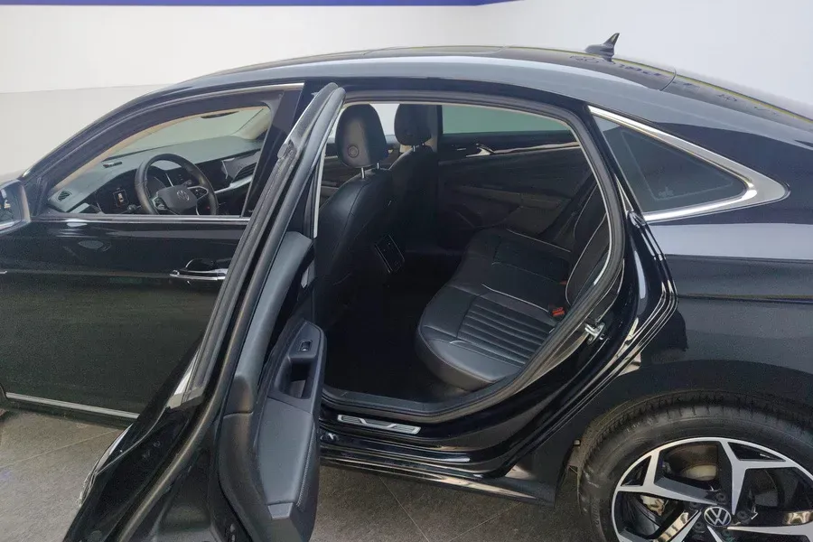 2023 Volkswagen Passat 2.0T 186HP L4 7DCT,autocango,china used car exporter,china ev exporter,chinese used car exporter,chinese used ev exporter