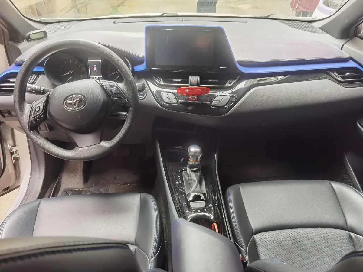 2020 Toyota C-HR 2.0L 171HP L4 CVT,autocango,china used car exporter,china ev exporter,chinese used car exporter,chinese used ev exporter