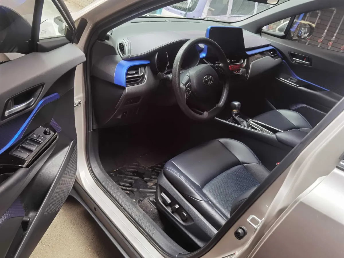 2020 Toyota C-HR 2.0L 171HP L4 CVT,autocango,china used car exporter,china ev exporter,chinese used car exporter,chinese used ev exporter