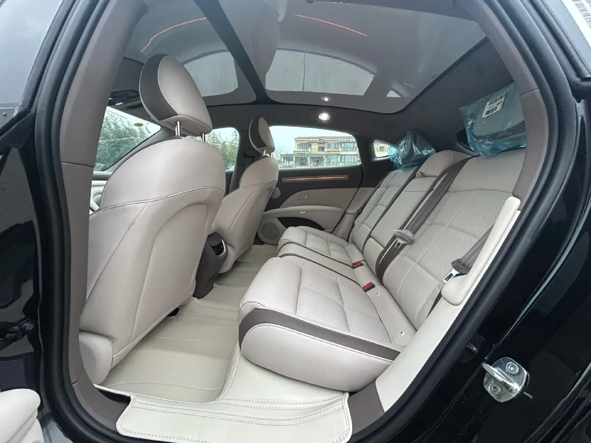 2025 IM L6 BEV,autocango,china used car exporter,china ev exporter,chinese used car exporter,chinese used ev exporter