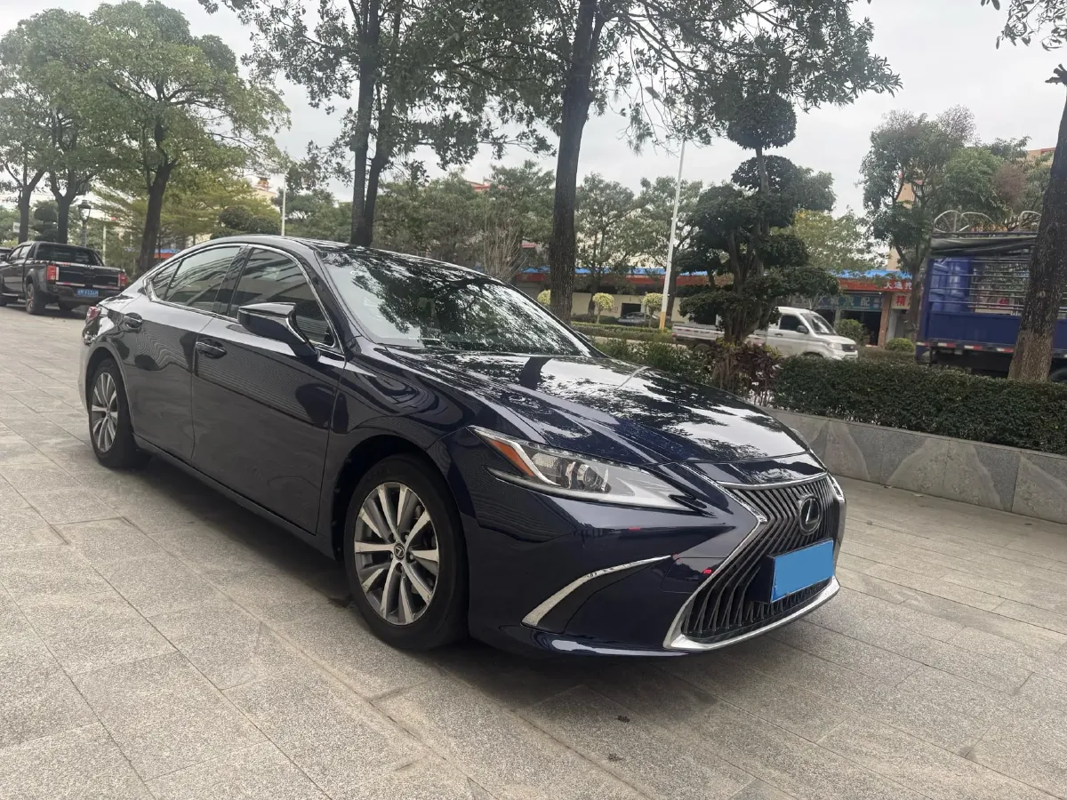 2018 Lexus ES 2.0L 167HP L4 6AT,autocango,china used car exporter,china ev exporter,chinese used car exporter,chinese used ev exporter