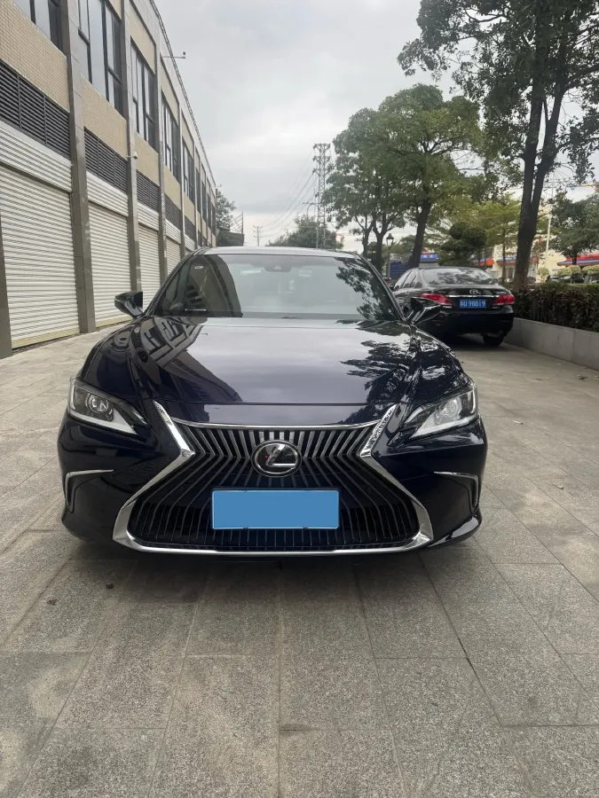 2018 Lexus ES 2.0L 167HP L4 6AT,autocango,china used car exporter,china ev exporter,chinese used car exporter,chinese used ev exporter