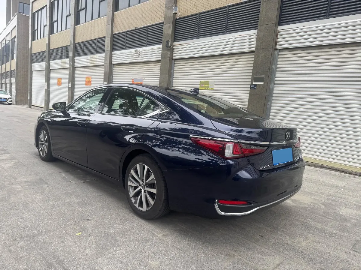 2018 Lexus ES 2.0L 167HP L4 6AT,autocango,china used car exporter,china ev exporter,chinese used car exporter,chinese used ev exporter