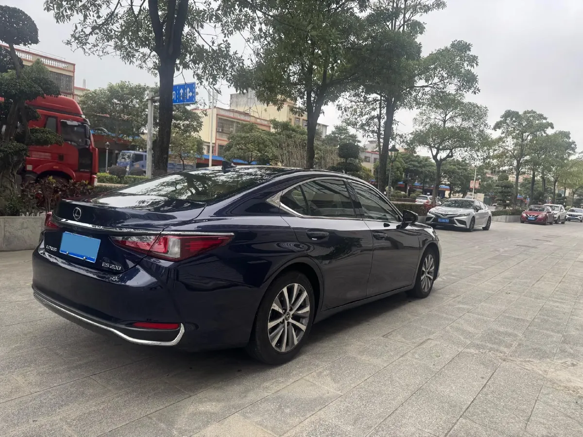 2018 Lexus ES 2.0L 167HP L4 6AT,autocango,china used car exporter,china ev exporter,chinese used car exporter,chinese used ev exporter