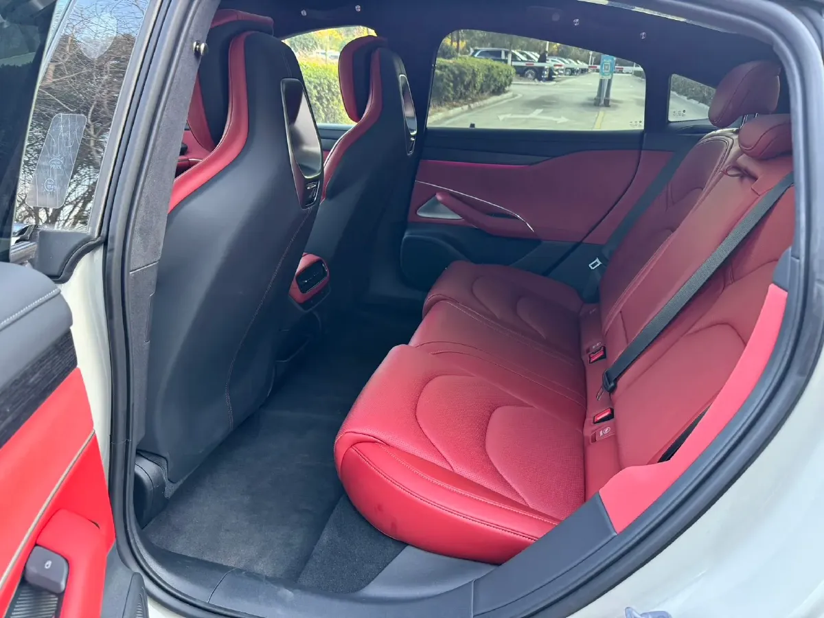 2024 MI SU7 BEV 101KWH,autocango,china used car exporter,china ev exporter,chinese used car exporter,chinese used ev exporter