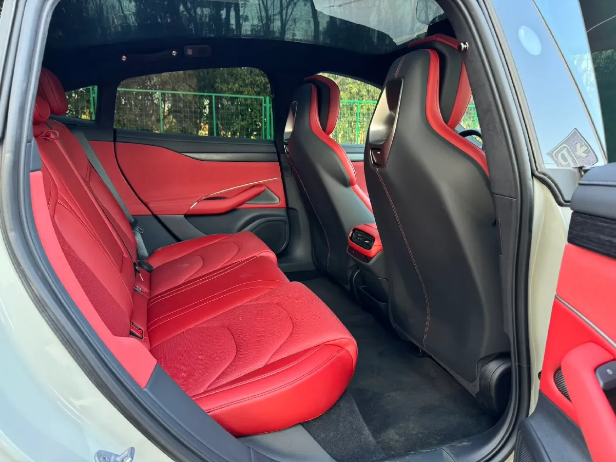 2024 MI SU7 BEV 101KWH,autocango,china used car exporter,china ev exporter,chinese used car exporter,chinese used ev exporter