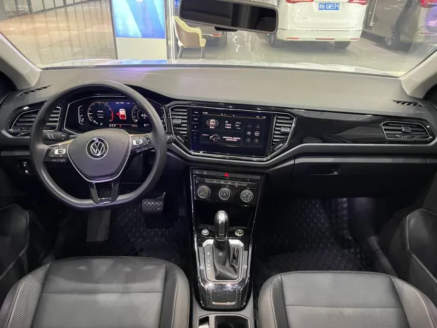 2021 Volkswagen T-Roc 1.4T 150HP L4 7DCT,autocango,china used car exporter,china ev exporter,chinese used car exporter,chinese used ev exporter