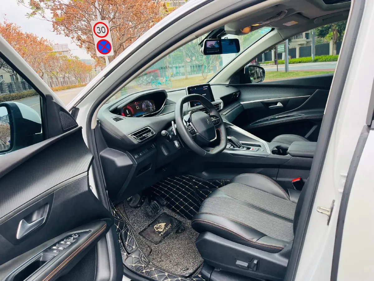 2019 Peugeot 5008 1.6T 170HP L4 6AT,autocango,china used car exporter,china ev exporter,chinese used car exporter,chinese used ev exporter